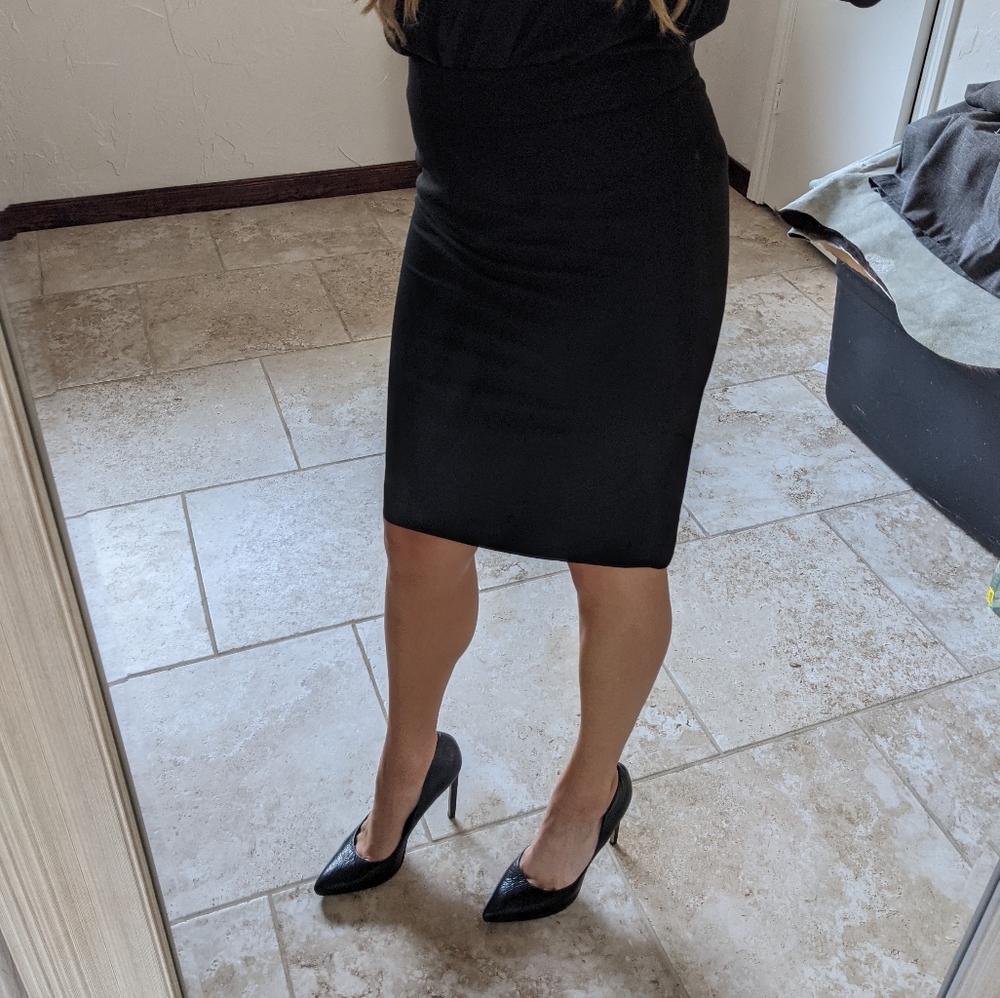 Ann Taylor black stretch suiting slim pencil skirt back slit work lined